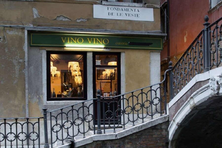 2-Course Dinner in a Typical Venetian Restaurant - The Heart of the Evening: A Simple 2-Course À La Carte Meal