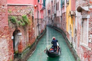 45-Minute or 1-hour Private Gondola Ride from Rialto - The 45-Minute Route: Grand Canal sightseeing plus quieter internal canals