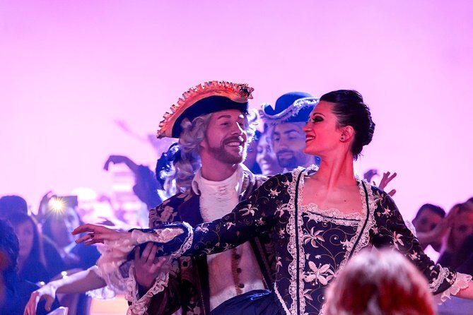 Avanspettacolo: Cabaret Dinner Show in Venice - Gala dinner: Landfare, Seafood, or Vegetarian (plus wine and coffee)