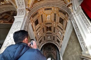 Best Of Venice: Saint Mark's Basilica, Doges Palace with Guide and Gondola Ride - Doge’s Palace: law, crime, and the drama behind the marble