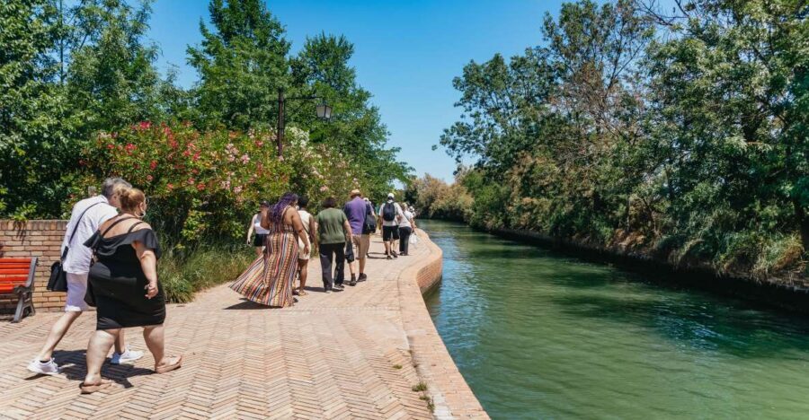 Boat Trip: Glimpse of Murano, Torcello & Burano Islands - Getting to the right dock: the part that decides your stress level