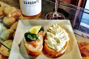 Brunetti's Venice: A Culinary Journey Through Leon's Mysteries - Campo San Bartolomeo rosticceria: mozzarella in carrozza or a tramezzino moment