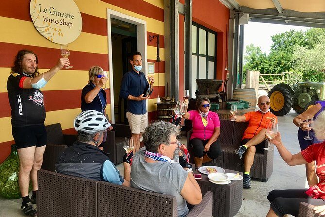 E-Bike Tour and Wine Tasting in Lazise - Meeting at Azienda Agricola Le Ginestre: Bikes, Helmets, and a Quick Start