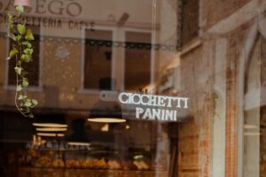 Eat like a Local: Venice Cicchetti and Wine Tasting Evening Tour - Basegone and the aperitivo opener that sets the tone