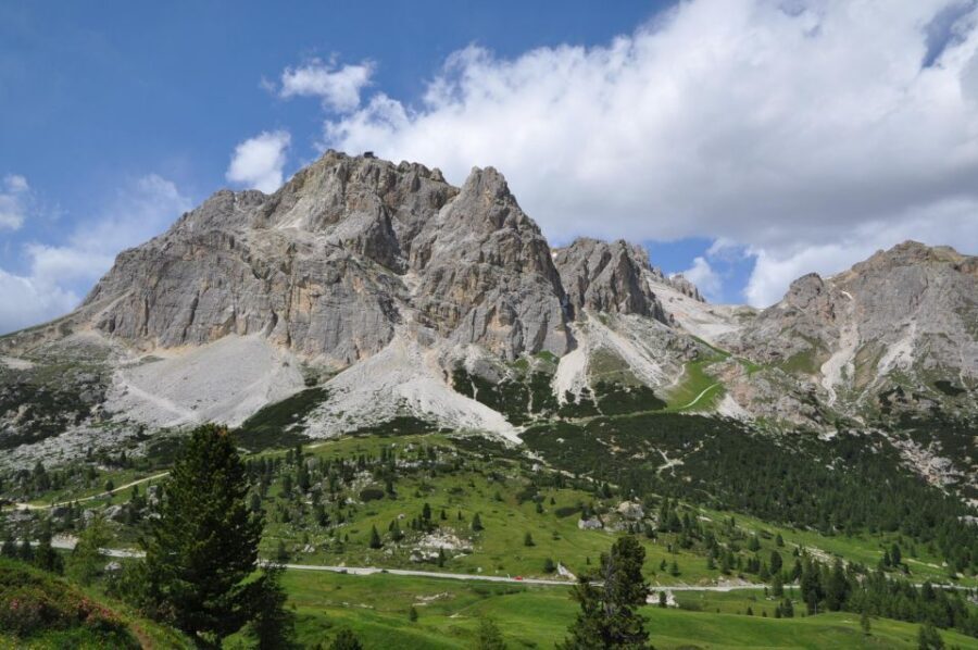 From Venice: Dolomites, Lake Misurina, and Cortina Day Trip - Seasonal notes: winter swaps and Christmas-market timing