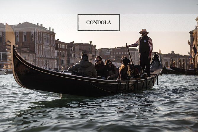 Grand Canal Gondola Experience with Live Commentary™ - Before you board: the walk-through and the Venice-in-the-past VR