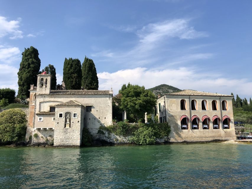 Guided Boat Cruise to Sirmione from Garda/Bardolino - Villa Canossa and Punta San Vigilio: the pretty end of the story