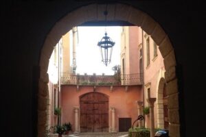 Hidden and fascinating Verona - 2 hour private walking tour - Piazza Bra start: where your bearings get set