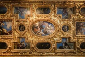 Kingly Venice: Doge Palace Ticket, Guided Tour & History Gallery - Bridge of Sighs and the Venetian Prisons (Casanova Connection)
