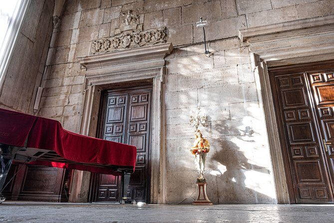 Lords of the Night Prisons Palace: Cells & Torture Tools Visit - Who should book this prison-cell tour, and who should skip it
