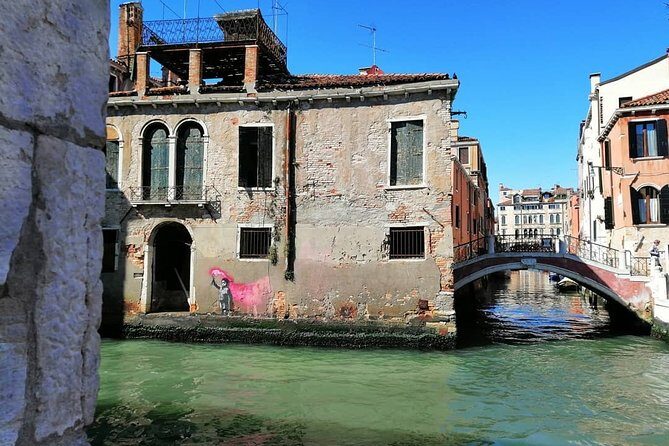 Off the Beaten Path Walk in Venice - San Pantalon: The Largest Ceiling Painting Moment (and a Modern Surprise)