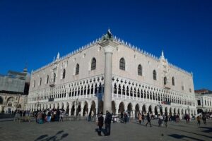 Private 4hrs Venice Tour: Doge's Palace, Grand Canal & St Mark's - St Mark’s Square Walking Time: What to Notice in the Landmarks Maze