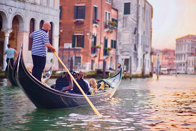 Private Gondola Ride in Venice - Who should book this private gondola slot