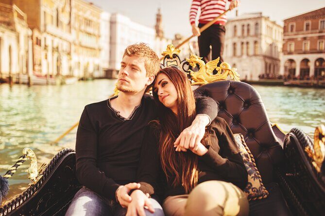 Private Photoshoot on Personal Gondola in Venice - Doge’s Palace exterior: quick context, quick photos