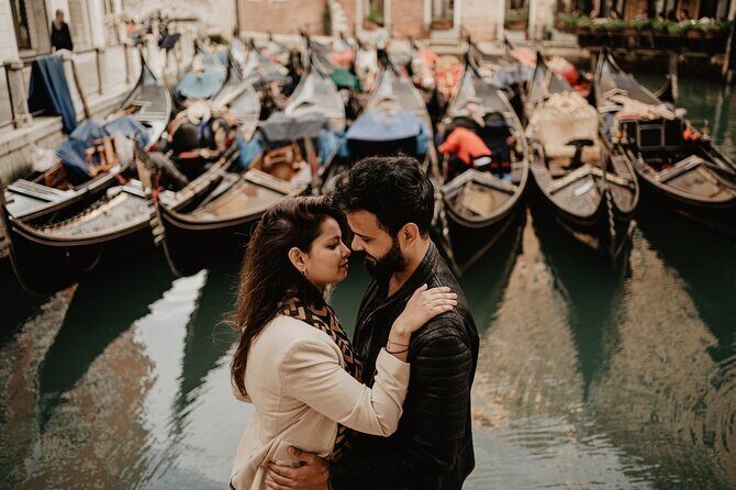 Private Tour: Personal Travel Photographer Tour in Venice - Rialto Bridge: quick compositions that still look intentional