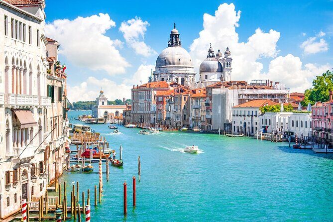 Private Venice Canal Cruise: 2-Hour Grand Canal and Secret Canals - Seating, sound, and crowding: what to watch before you go