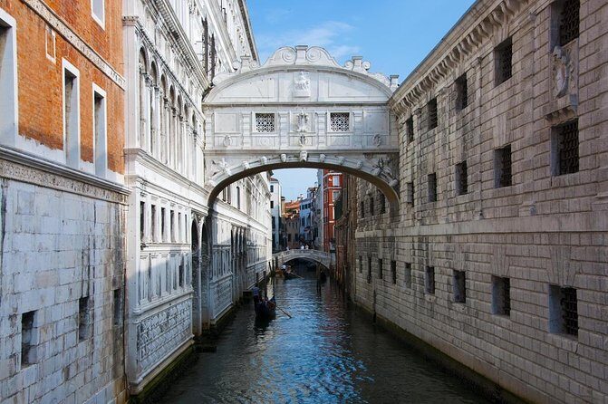 Professional Photographer in Venice, Italy - Timing in Venice: Why Sunrise Shoots Often Win