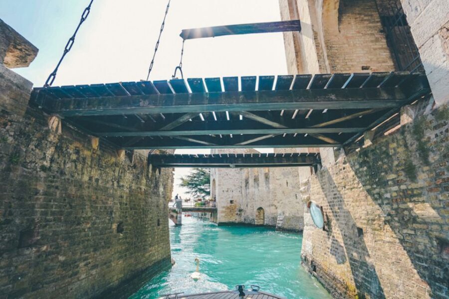 Sirmione: Village Highlights Walking & Lake Garda Boat Tour - Why the guide style makes a difference (Francesca, Serena, Davide, and more)
