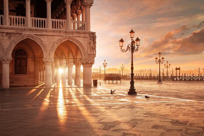 Skip-the-Line: Doge's Palace & St. Mark's Basilica Fully Guided Tour - Meeting at Riva degli Schiavoni and the Flow Through St. Mark’s Area