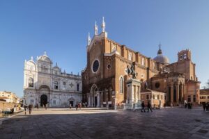 St. Mark's Basilica & Doge Palace + Murano, Burano Guided Tour - Timing, meeting point, and the one-day vs two-day schedule