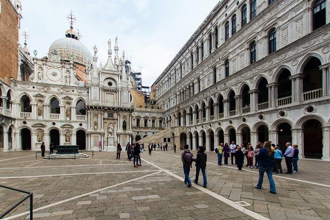 St Mark's Basilica & Doge's Palace with Secret Passages Access - Bridge of Sighs timing: a Venice icon with extra meaning