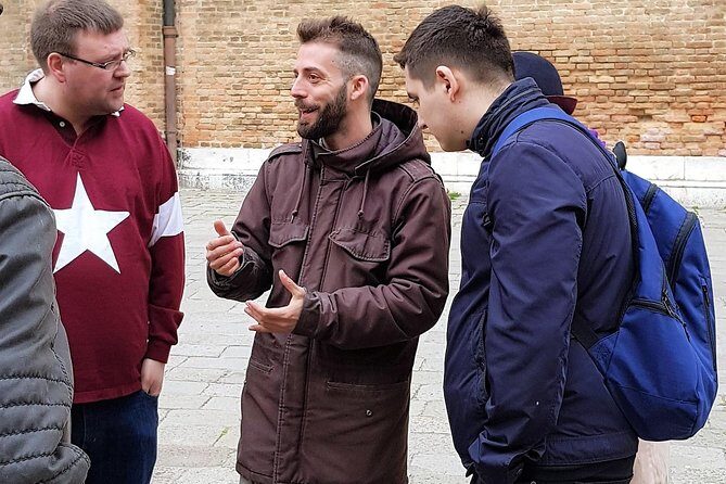 Tapas & Wines through secret Venice - Meeting at Enoteca Al Volto and getting your bearings fast