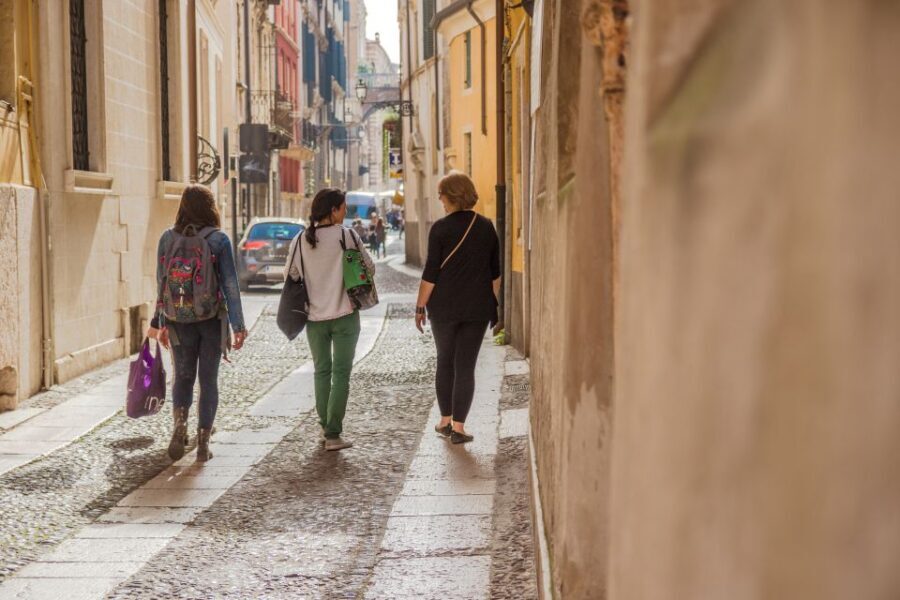 The Highlights of Verona Small Group Walking Tour - Picking your start: Teatro Ristori or Arena di Verona