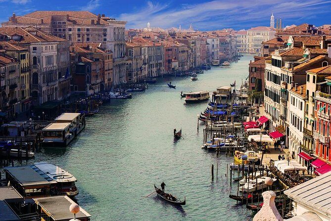Venice: 30 min private Gondola Ride with Guide - Extra notable sights you might pass (and what to expect)
