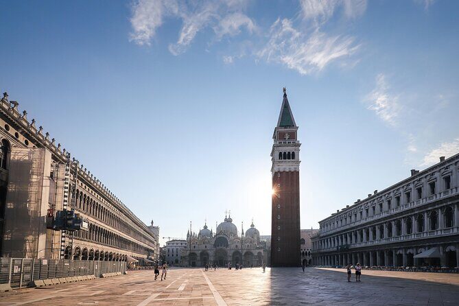 Venice 3,5 hrs tour: Doge's Palace, St Mark's and Hidden Gems - A good Venice strategy: big icons plus quieter lanes