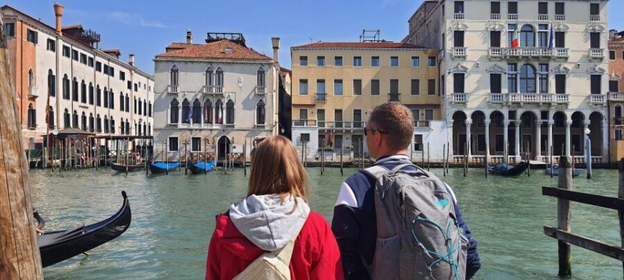 Venice: City Wonders Group Walking Tour with a Local Expert - Rialto Bridge and the Grand Canal Crossing: The Moment You Remember