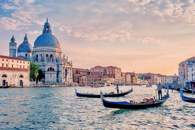 Venice: Classic 30-Minute Gondola Ride Through the Canals - Key takeaways before you go