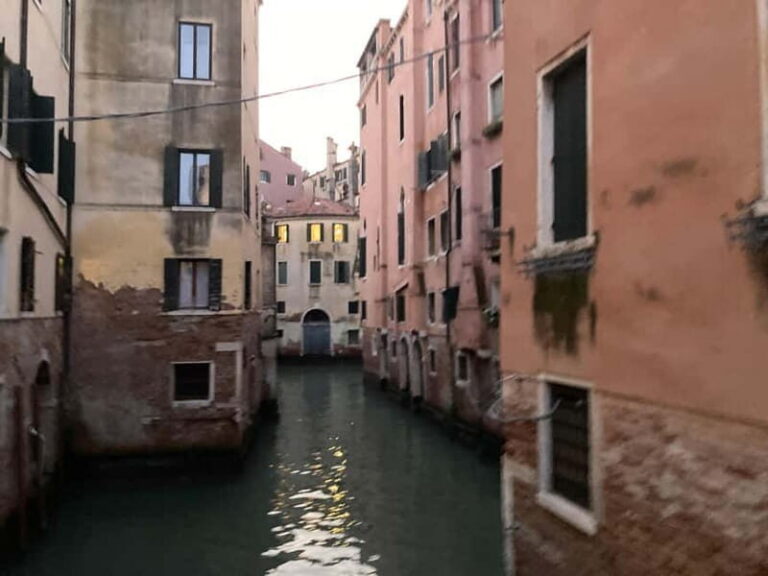 Venice: Crimes, Legends, and Mysteries Sunset Tour - Starting at Campo San Polo: getting oriented fast