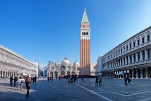 Venice: Day Excursion from Bergamo - The lagoon boat ride: your first Venice moment