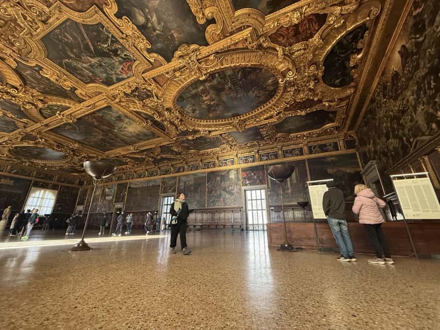 Venice Doge's Palace and St Mark's Basilica Guided Tour - Practical tips that can save your tour (dress, backpacks, headsets)