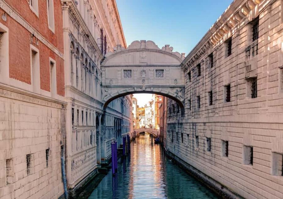 Venice: Doge's Palace and St Mark's Tour with Gondola Ride - Key things to know before you go