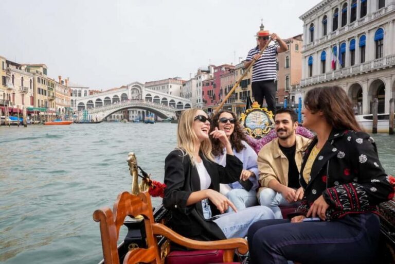 Venice: Doge's Palace and St Mark's Tour with Gondola Ride - St Mark’s Basilica: skip the lines, then look up