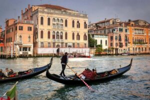 Venice: Doge's Palace Guided Tour with Optional Gondola Ride - Skip-the-line into Doge’s Palace: Gothic splendor with a purpose