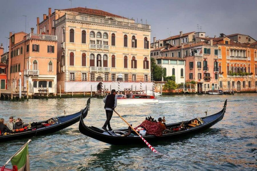 Venice: Doge's Palace Guided Tour with Optional Gondola Ride - Skip-the-line into Doge’s Palace: Gothic splendor with a purpose