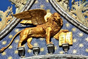 Venice Doge's Palace & St. Mark's Semi-Private Tour, Max 6 People - Skipping the line at St. Mark’s Basilica (bring the right ID)