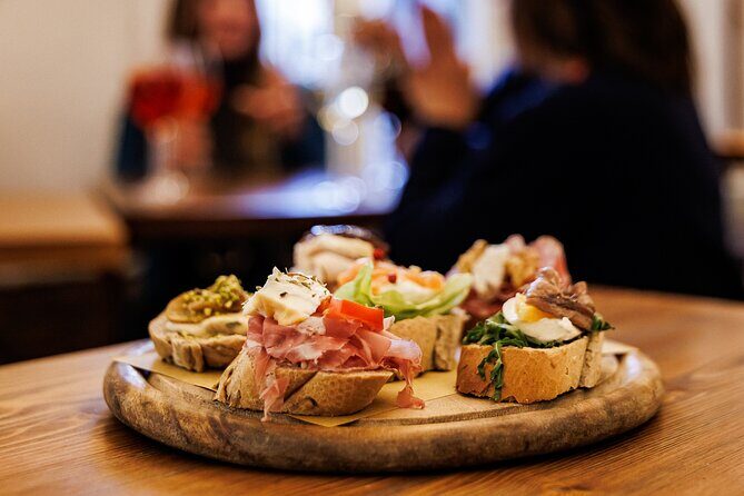 Venice Evening Food Tour: Bites, Drinks & Sit-Down Dinner - Stop-by-stop: Teatro Italia to gelato near Rialto