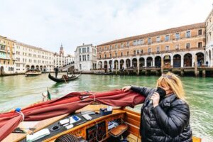 Venice: Grand Canal Boat Tour - Rialto Bridge from the Water: Seeing Venice’s Most Famous Crossing