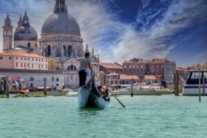 Venice: Grand Canal by Gondola with Live Commentary - The 20-minute walk that fixes the Venice “wait, what is that?” problem