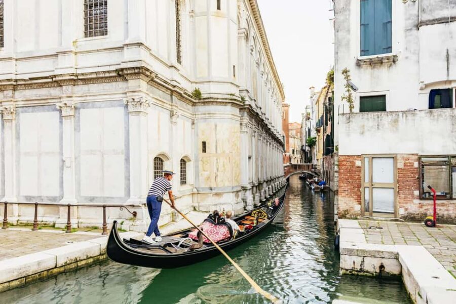 Venice: Highlights and Hidden Gems Night Walking Tour - Calle, Canals, and Silhouetted Churches After Sunset