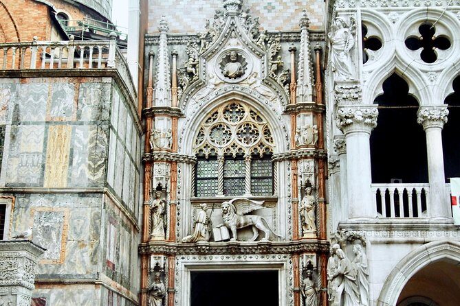 Venice in a Day: The Main Highlights of the City - Doge’s Palace: Bridge of Sighs plus prisons cells (the big-ticket payoff)