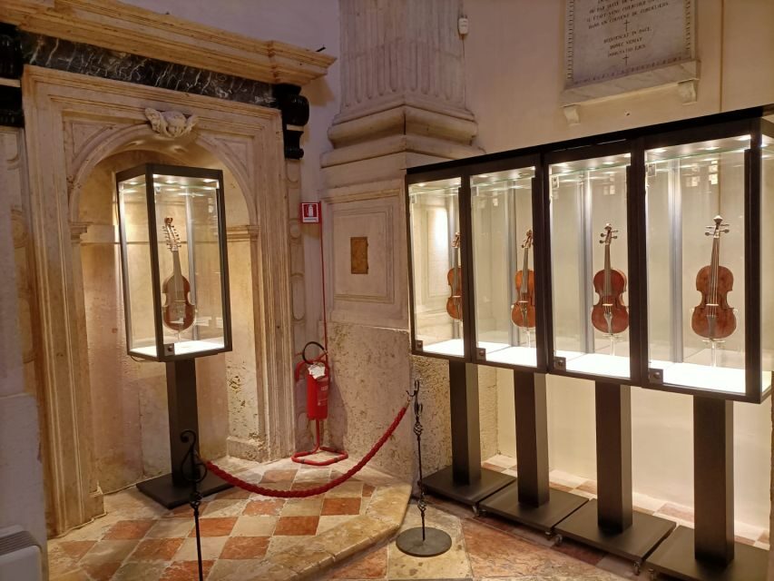 Venice: Interpreti Veneziani Concert at Church of San Vidal - Should you book the Interpreti Veneziani concert at San Vidal