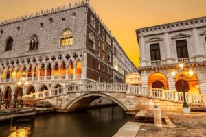 Venice: Lords of the Night Prison’s Palace Cells & Tortures - Finding the Prison Palace Near St. Mark’s (Without Getting Lost)