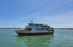 Venice: Murano & Burano Panoramic Boat Tour w/ Glassblowing - Panoramic lagoon boat ride: Comfortable seating and what to watch for