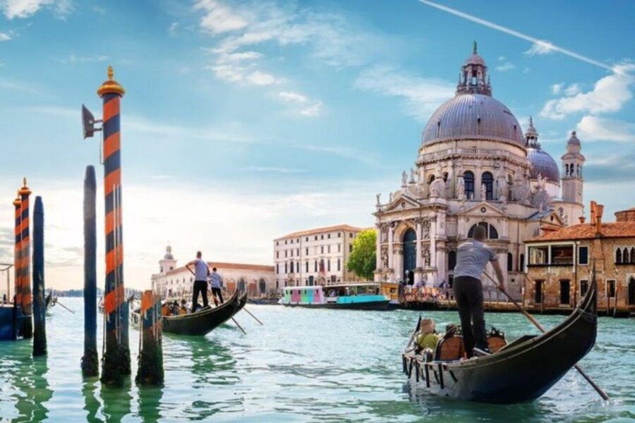 Venice: Must-See Attractions Walking Tour - Santa Maria della Salute to San Zaccaria: water views and a calmer finale