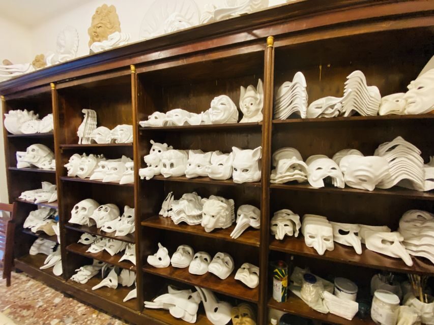 Venice: Paint your own Venetian Mask Workshop - Choosing your paper mâché mask: go with your instincts