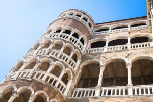 Venice: Palazzo Contarini del Bovolo Entrance Ticket - Finding Palazzo Contarini del Bovolo When Venice Tries to Confuse You